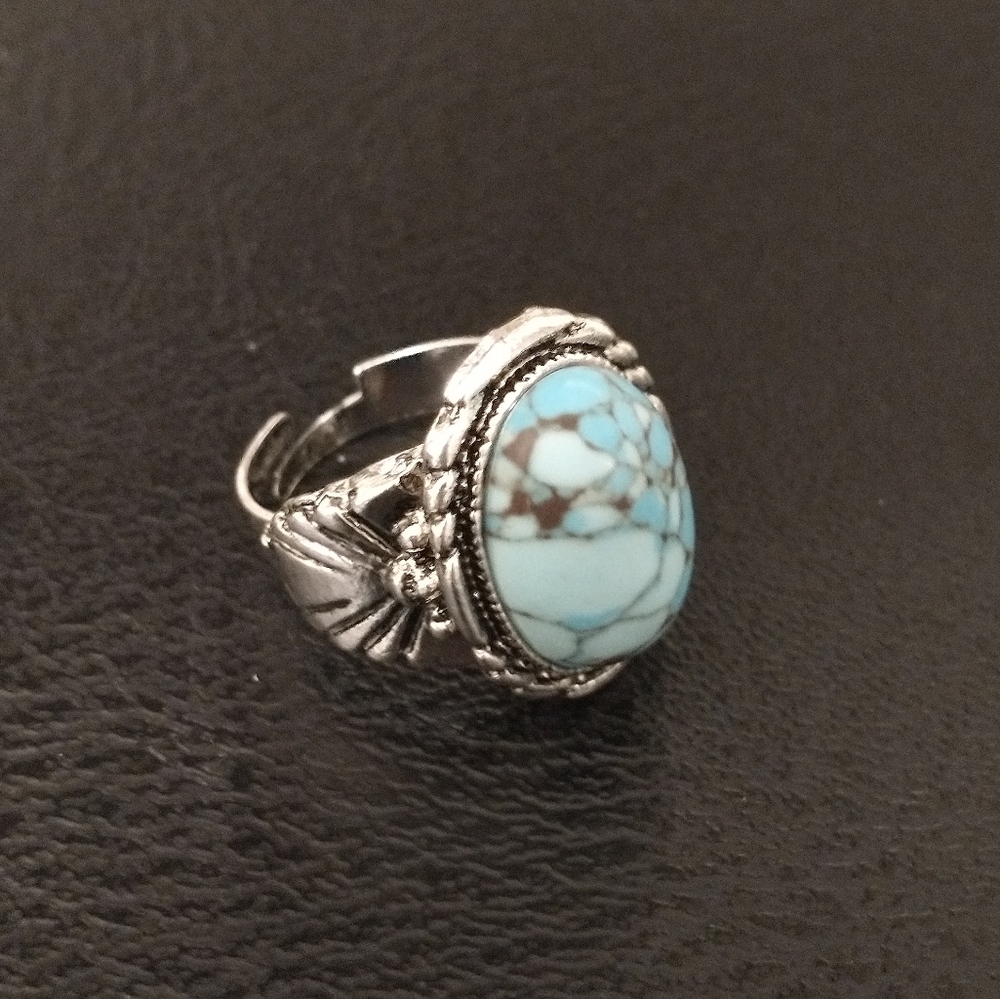 Bisbee turquoise fashion ring - Picture 3 of 9